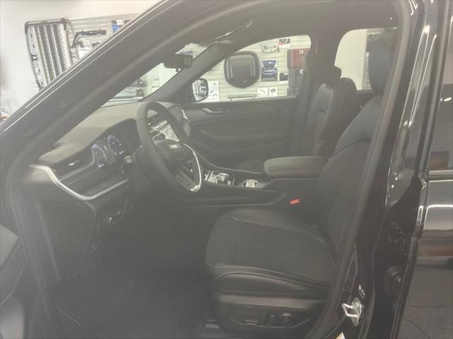 new 2025 Jeep Grand Cherokee car, priced at $48,375