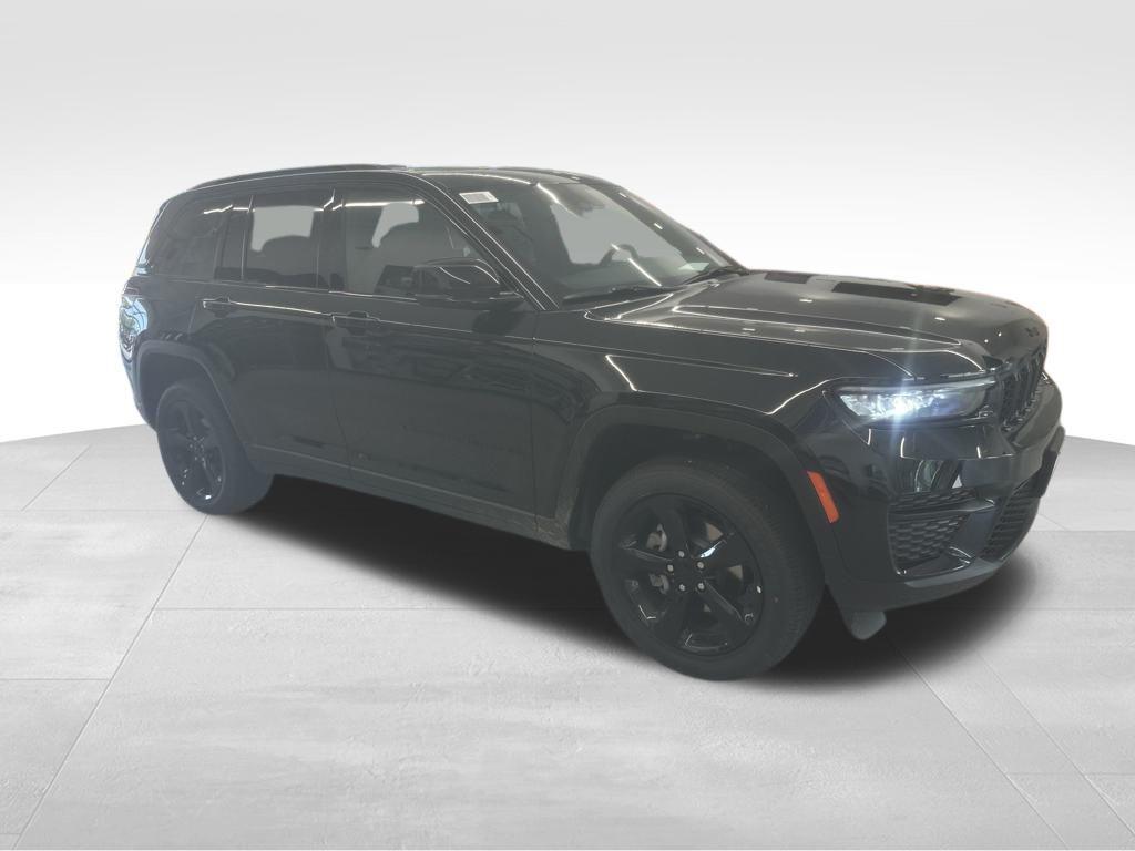 new 2025 Jeep Grand Cherokee car, priced at $48,375