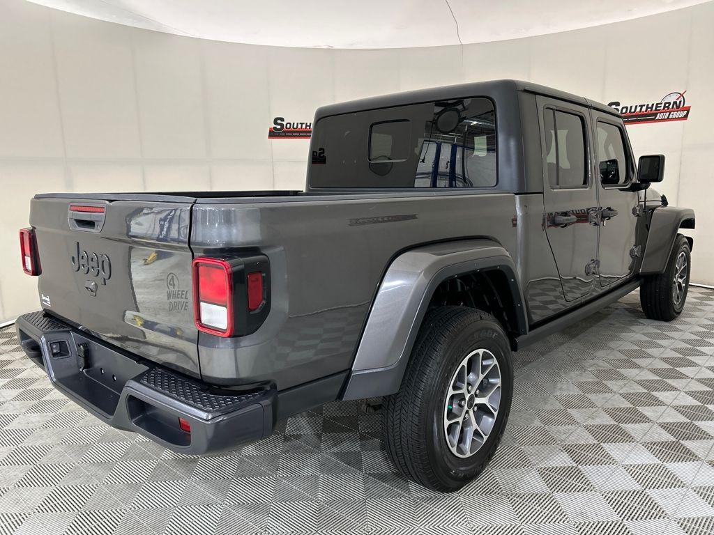 used 2022 Jeep Gladiator car, priced at $28,640
