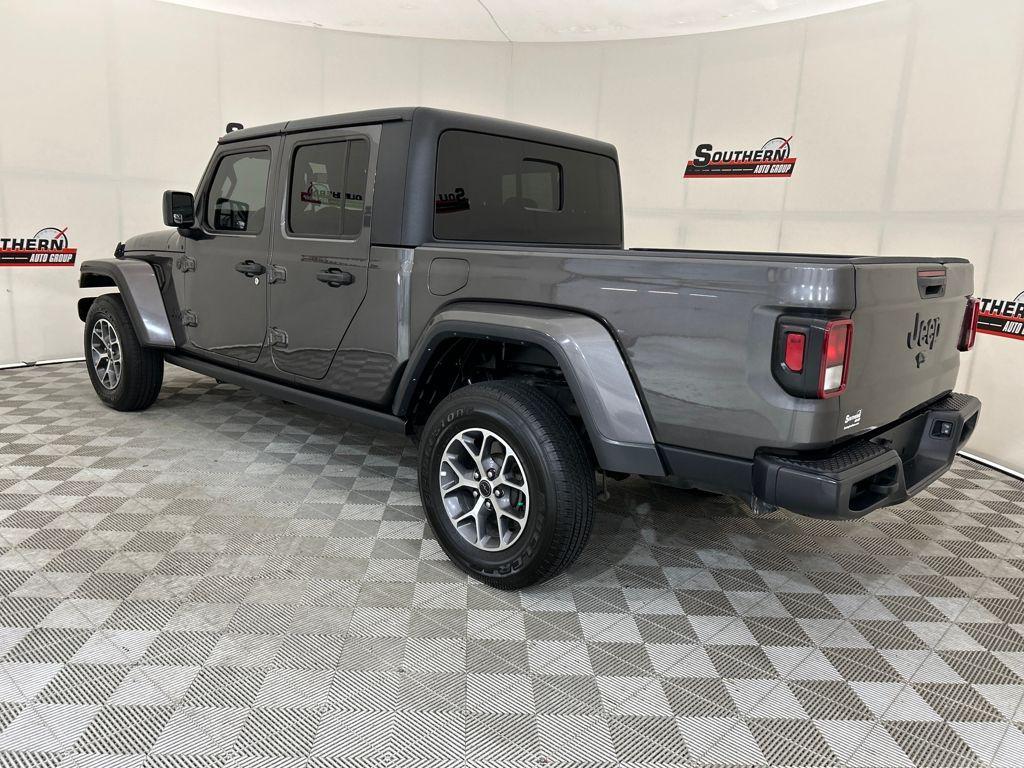 used 2022 Jeep Gladiator car, priced at $28,640