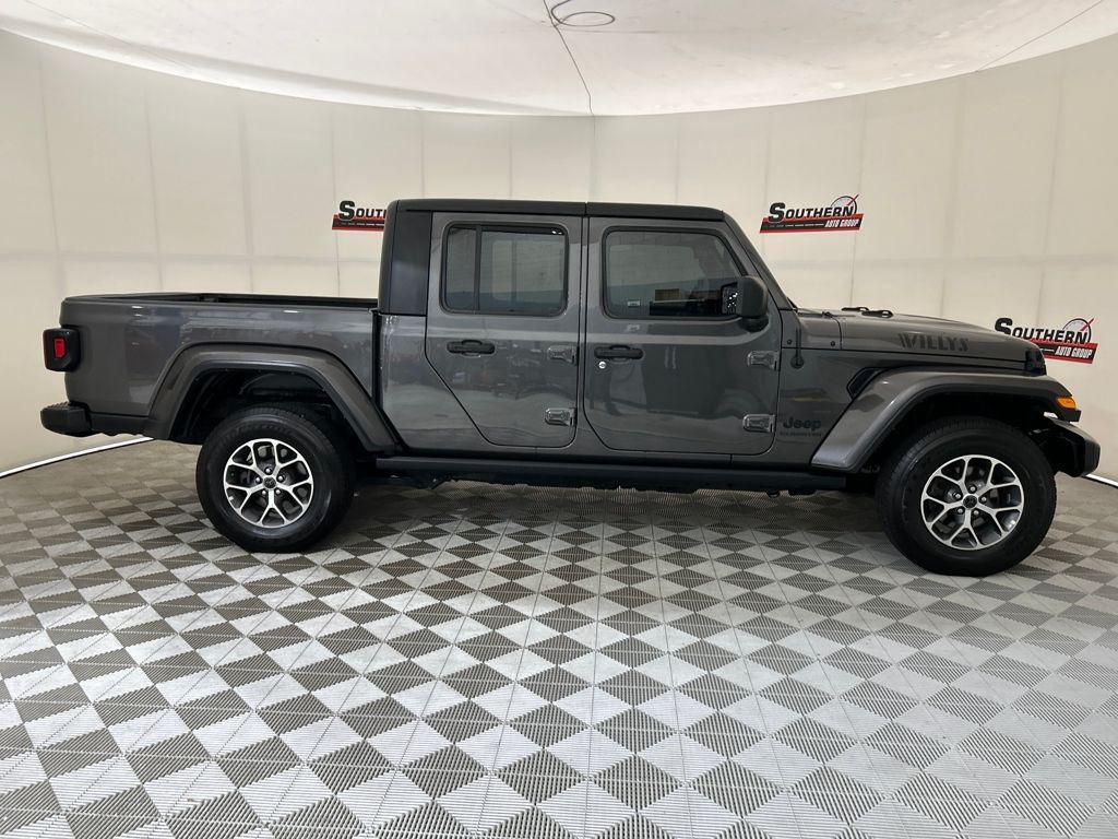 used 2022 Jeep Gladiator car, priced at $28,640