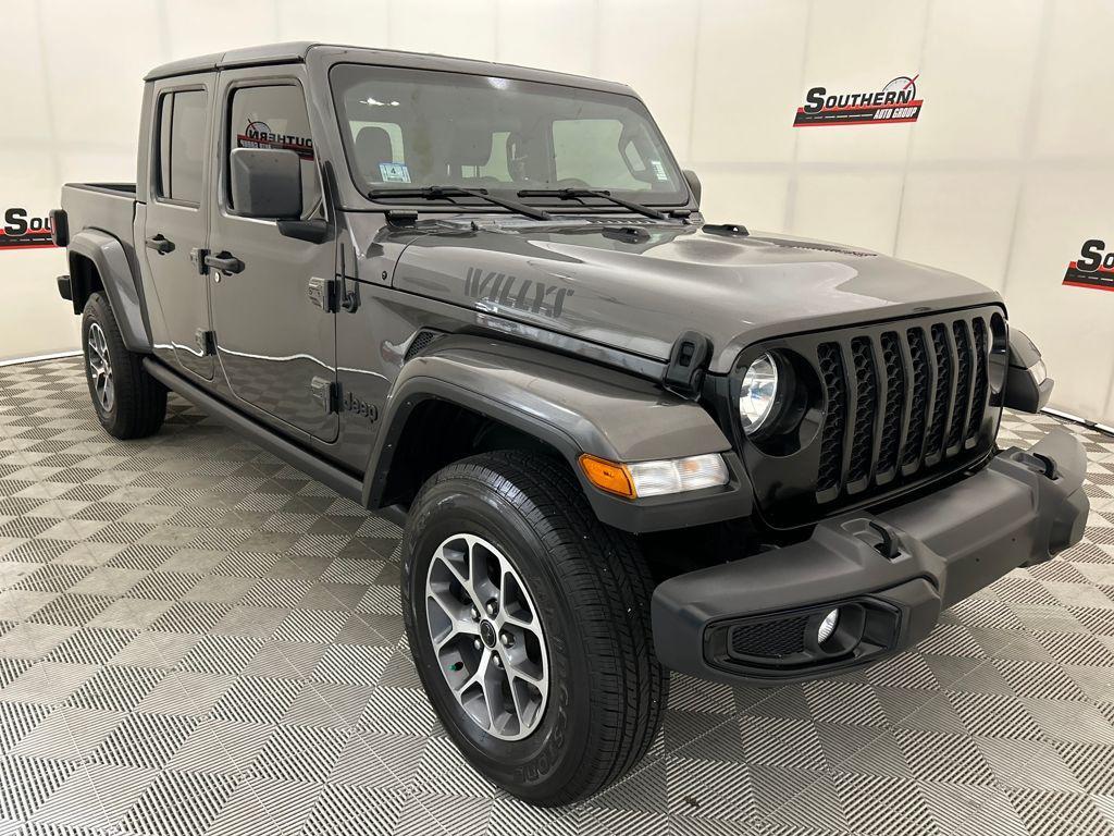 used 2022 Jeep Gladiator car, priced at $28,640