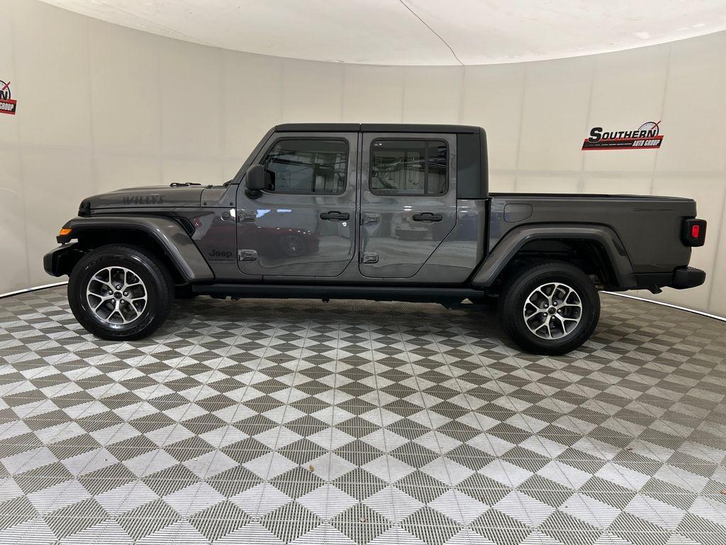 used 2022 Jeep Gladiator car, priced at $28,640