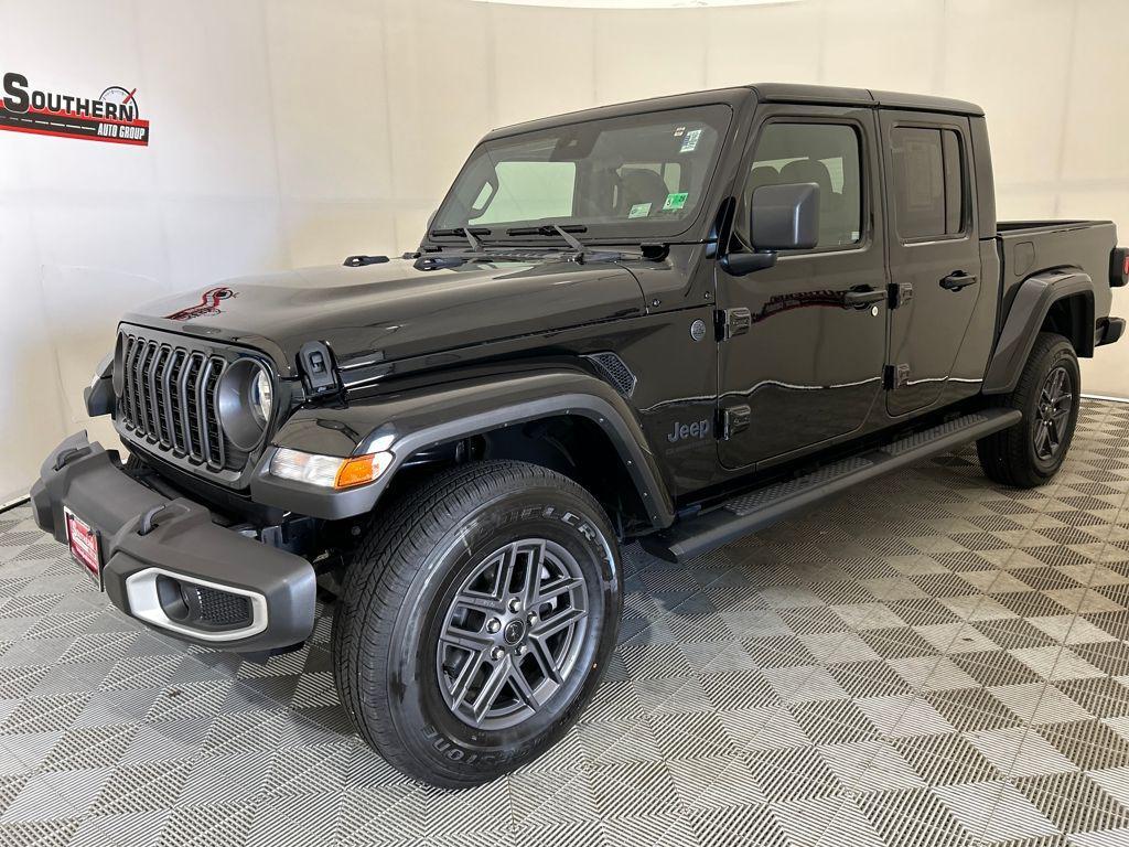 used 2024 Jeep Gladiator car, priced at $34,999