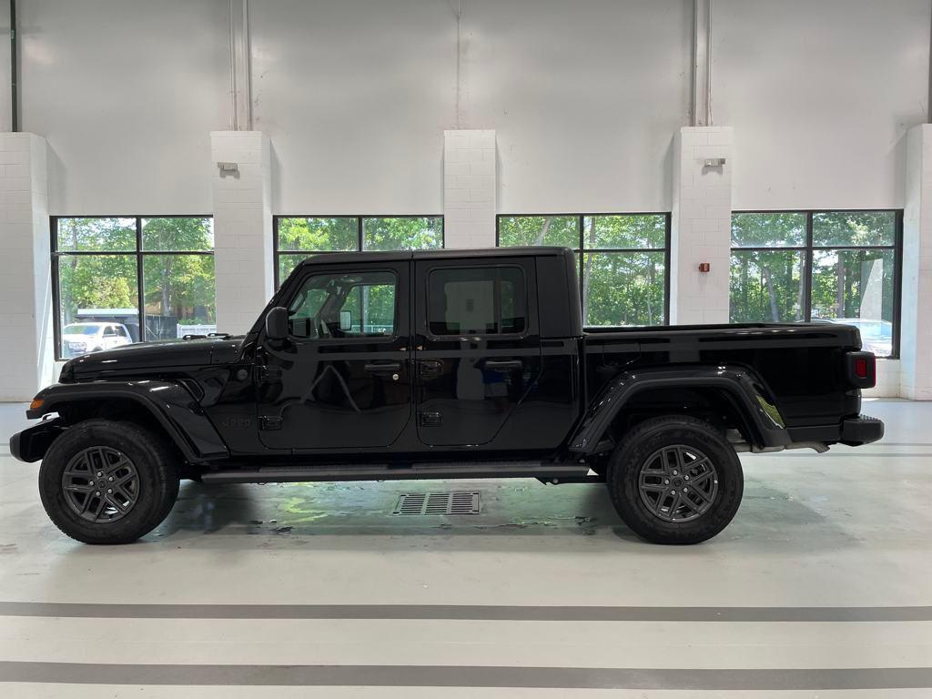 used 2024 Jeep Gladiator car, priced at $34,999