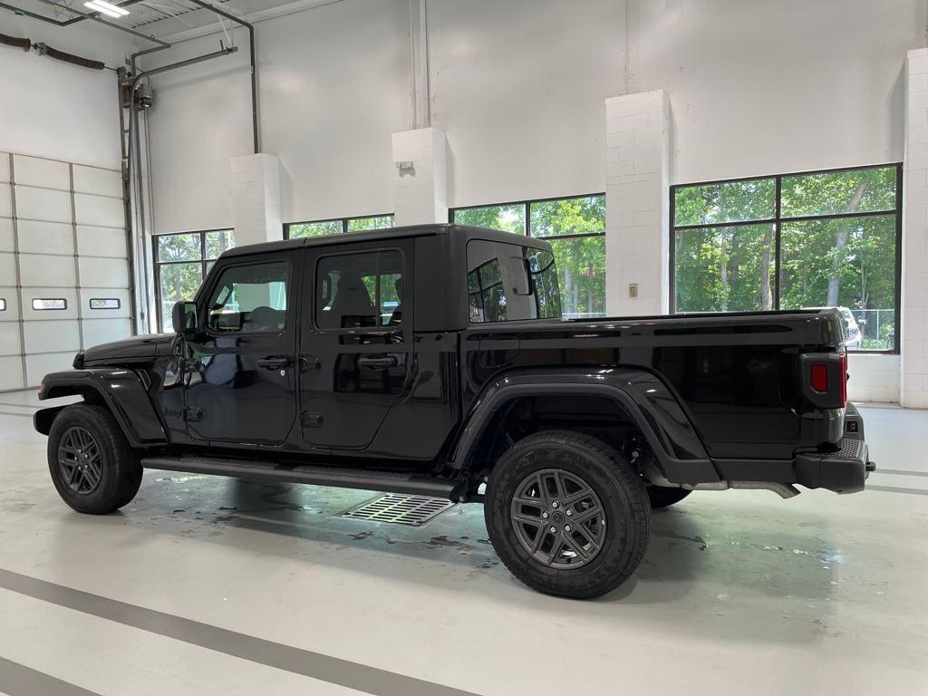 used 2024 Jeep Gladiator car, priced at $34,999