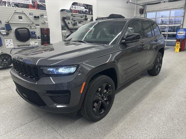 new 2025 Jeep Grand Cherokee car, priced at $48,175