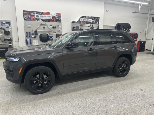 new 2025 Jeep Grand Cherokee car, priced at $48,175