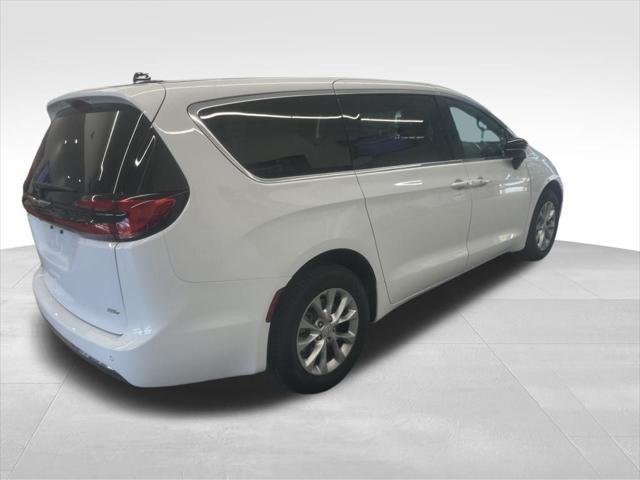 new 2025 Chrysler Pacifica car, priced at $47,440