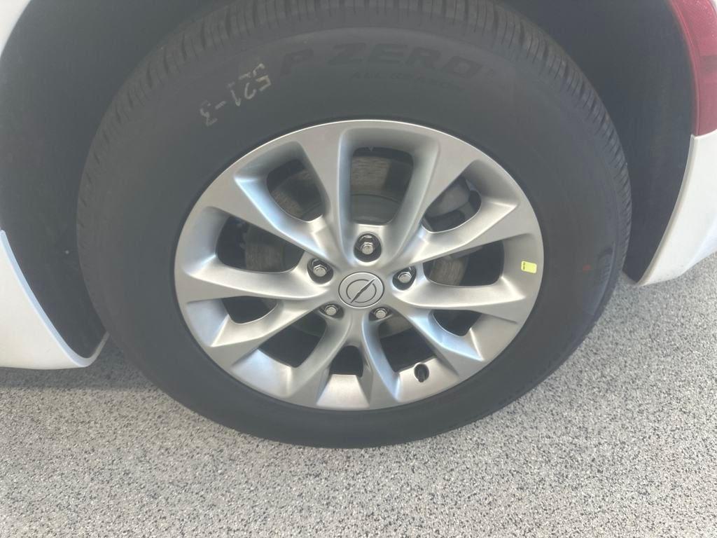 new 2025 Chrysler Pacifica car, priced at $47,440