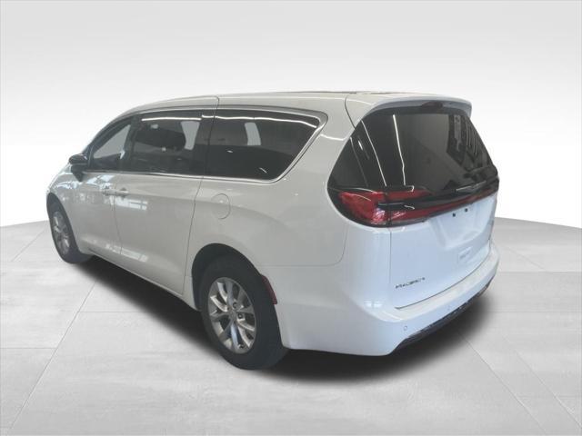 new 2025 Chrysler Pacifica car, priced at $47,440