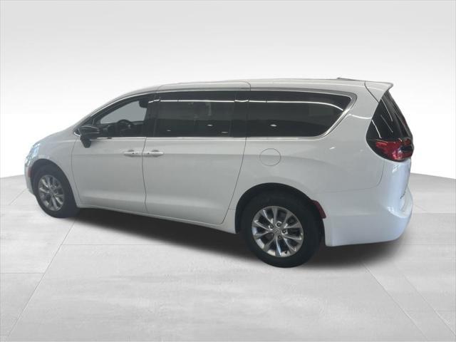 new 2025 Chrysler Pacifica car, priced at $47,440