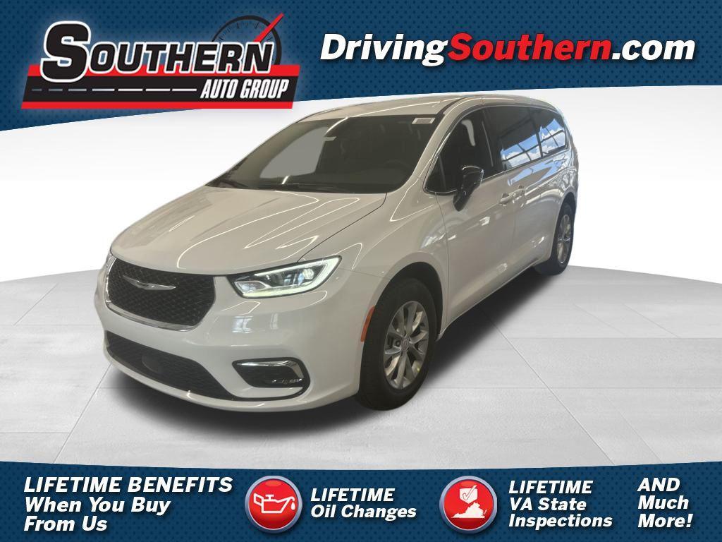new 2025 Chrysler Pacifica car, priced at $47,440