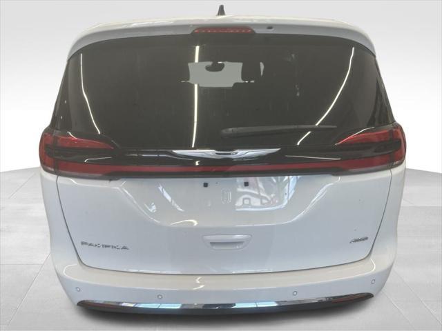new 2025 Chrysler Pacifica car, priced at $47,440