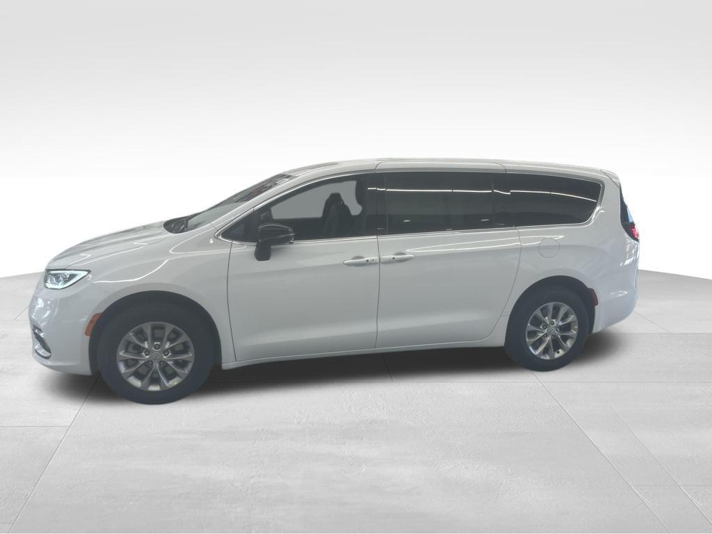 new 2025 Chrysler Pacifica car, priced at $47,440