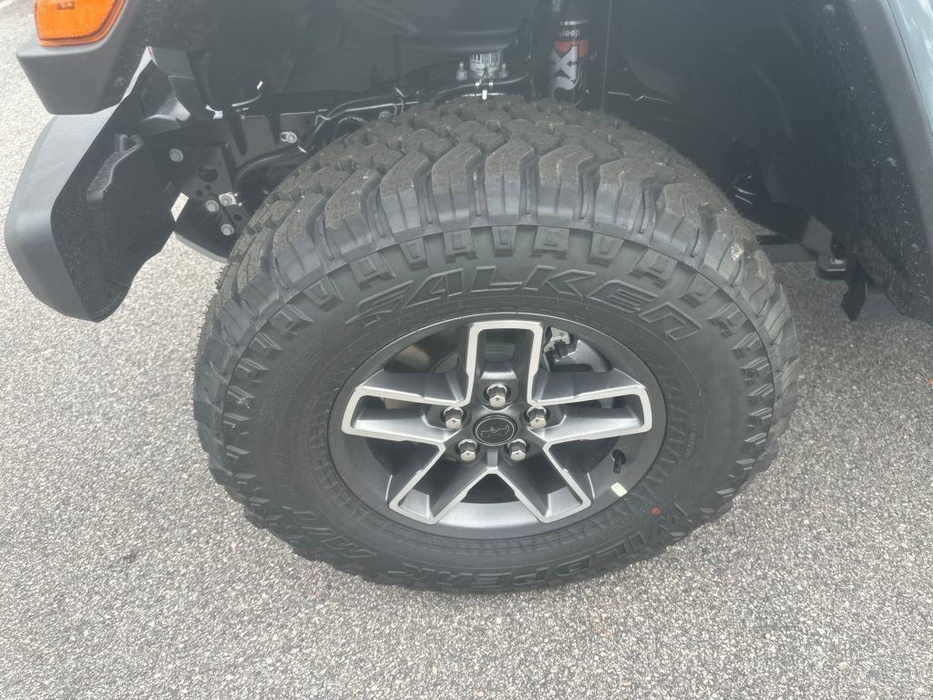 new 2025 Jeep Gladiator car, priced at $64,140