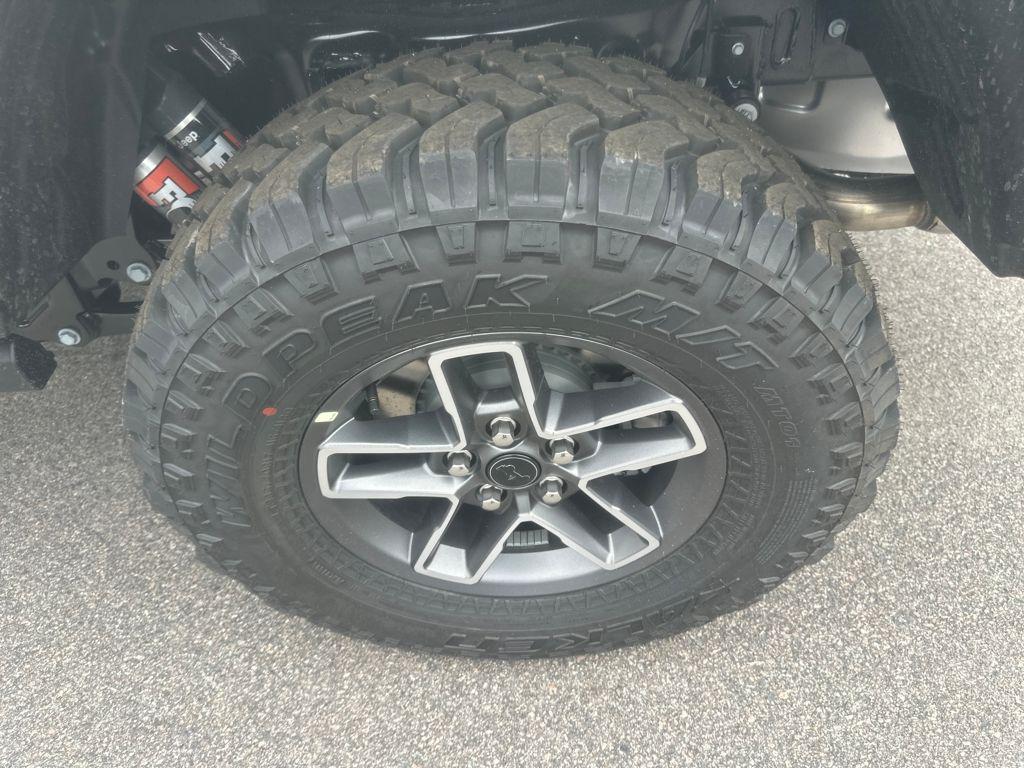 new 2025 Jeep Gladiator car, priced at $64,140