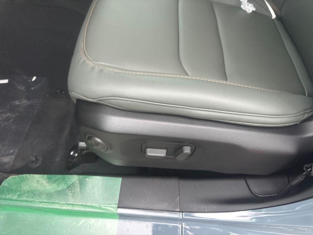 new 2025 Jeep Gladiator car, priced at $64,140