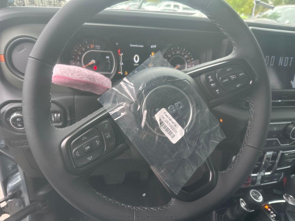 new 2025 Jeep Gladiator car, priced at $64,140