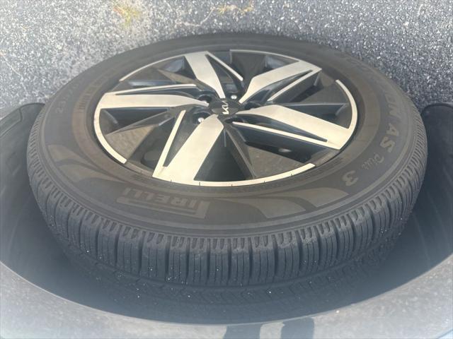 used 2022 Kia Sorento car, priced at $26,995