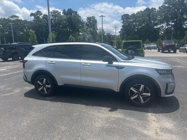 used 2022 Kia Sorento car, priced at $26,995