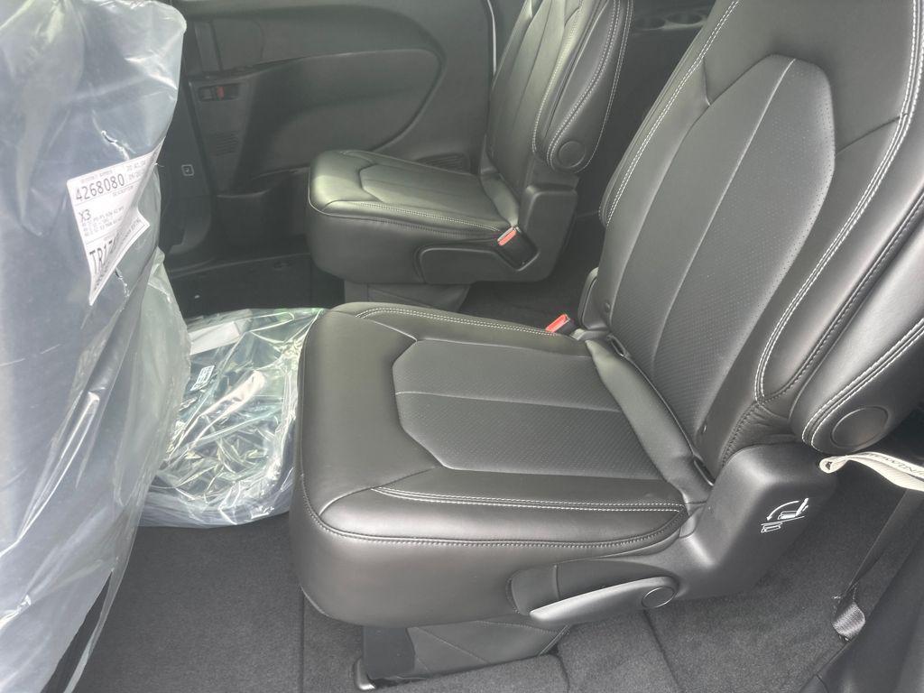 new 2026 Chrysler Pacifica car, priced at $54,725