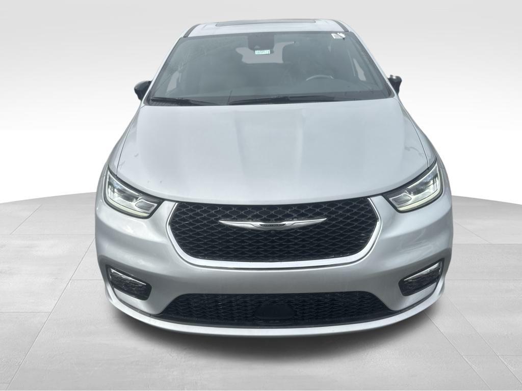 new 2026 Chrysler Pacifica car, priced at $54,725