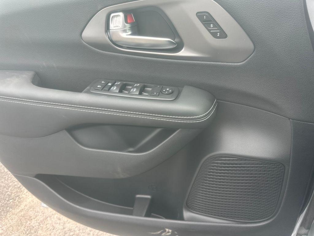 new 2026 Chrysler Pacifica car, priced at $54,725