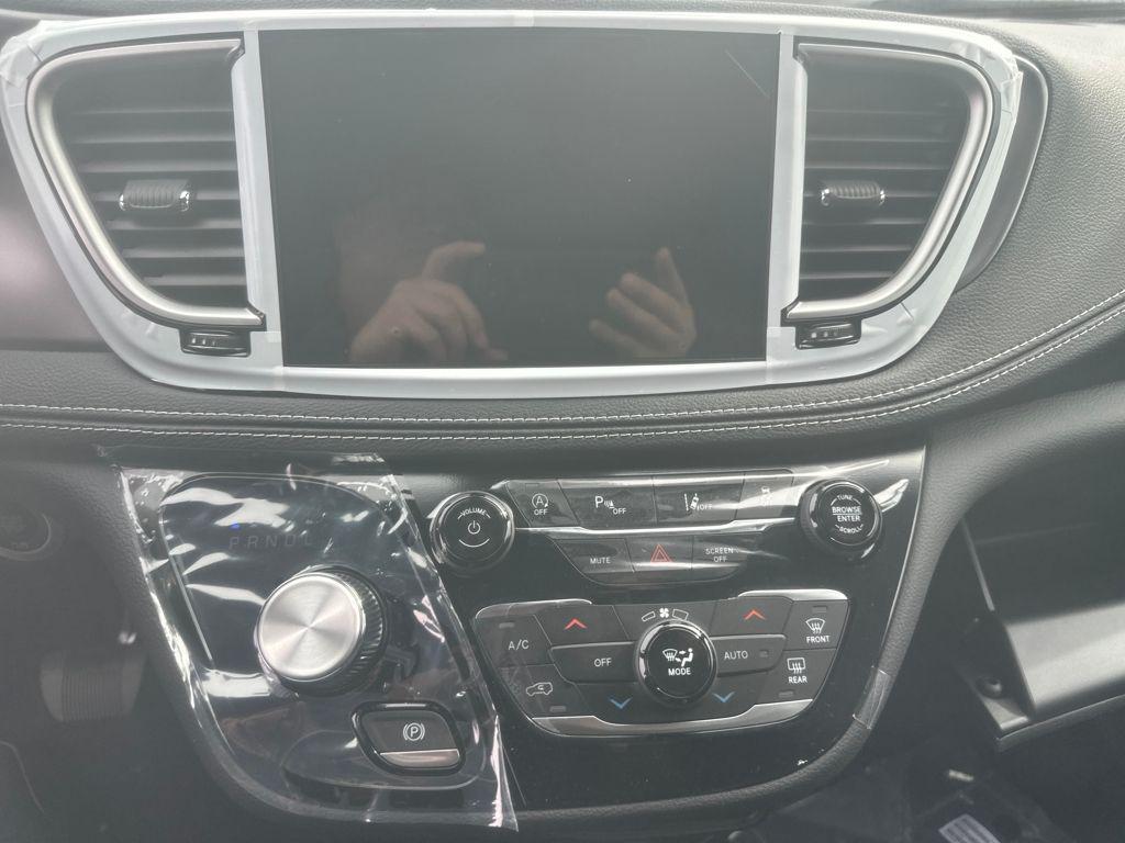 new 2026 Chrysler Pacifica car, priced at $54,725