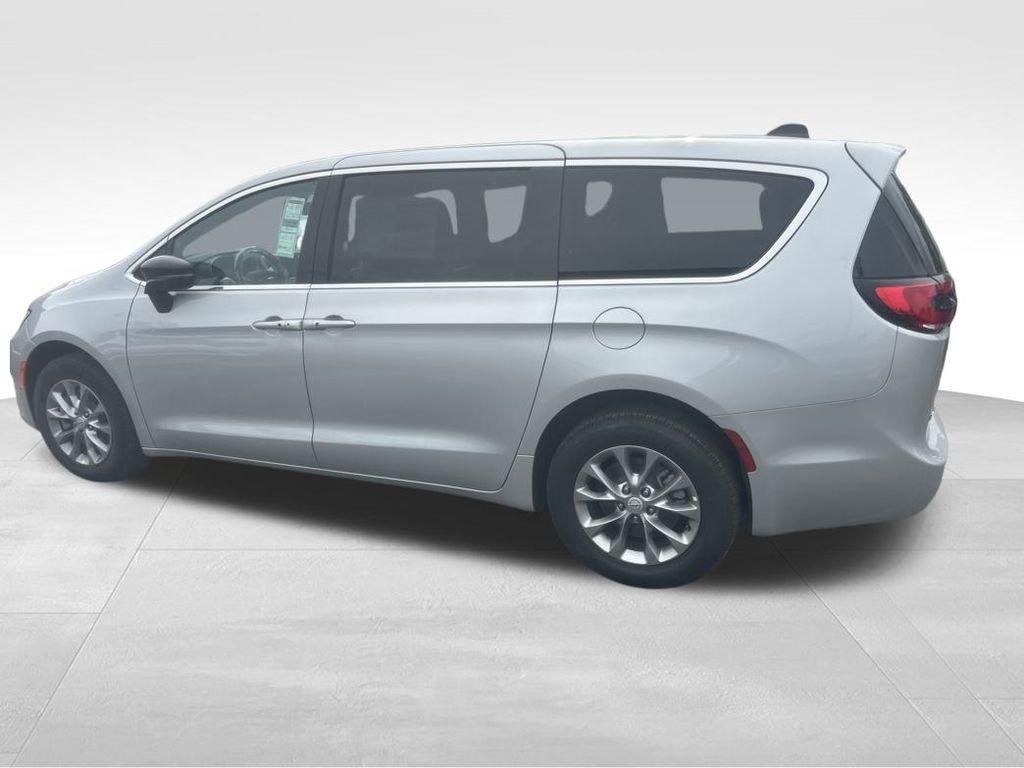new 2026 Chrysler Pacifica car, priced at $54,725