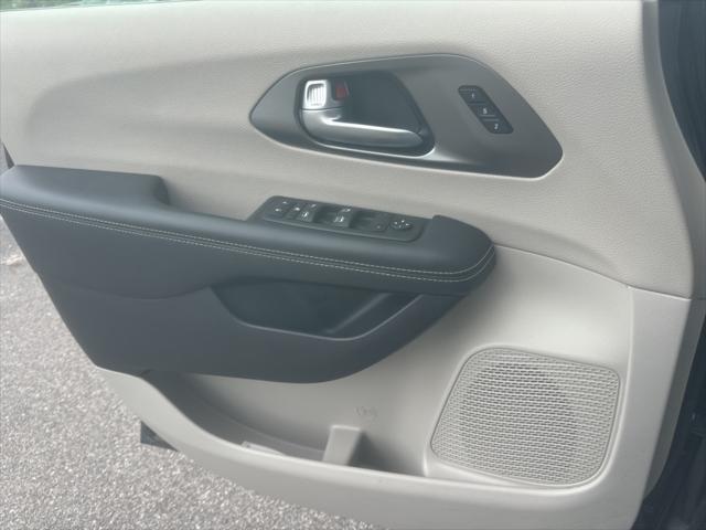 used 2023 Chrysler Pacifica car, priced at $22,774
