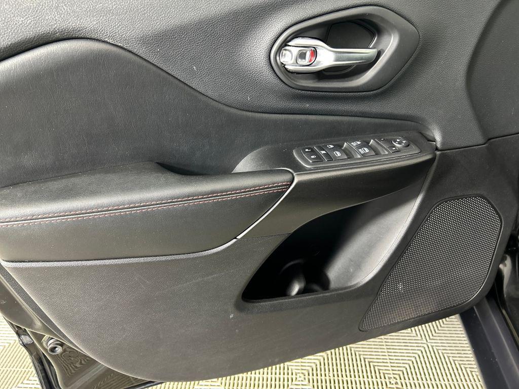 used 2020 Jeep Cherokee car, priced at $20,999