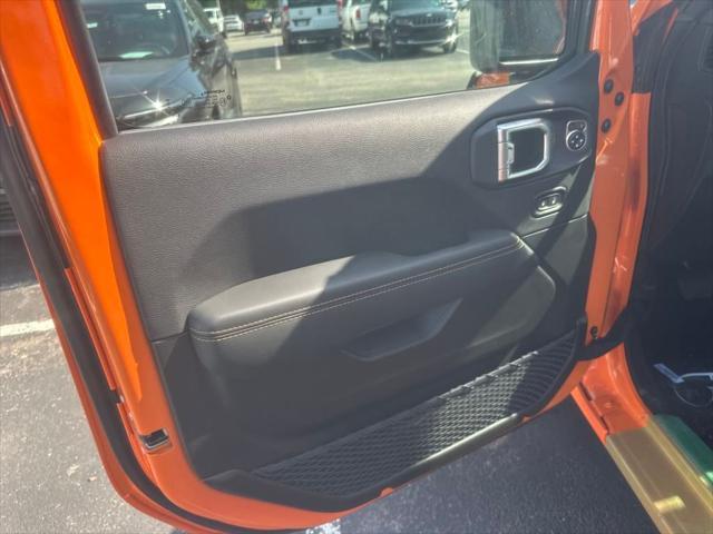 new 2025 Jeep Gladiator car, priced at $55,095