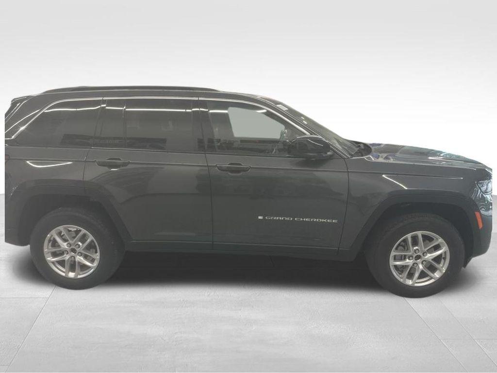 new 2025 Jeep Grand Cherokee car, priced at $44,170