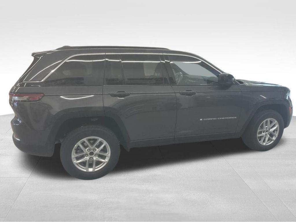 new 2025 Jeep Grand Cherokee car, priced at $44,170
