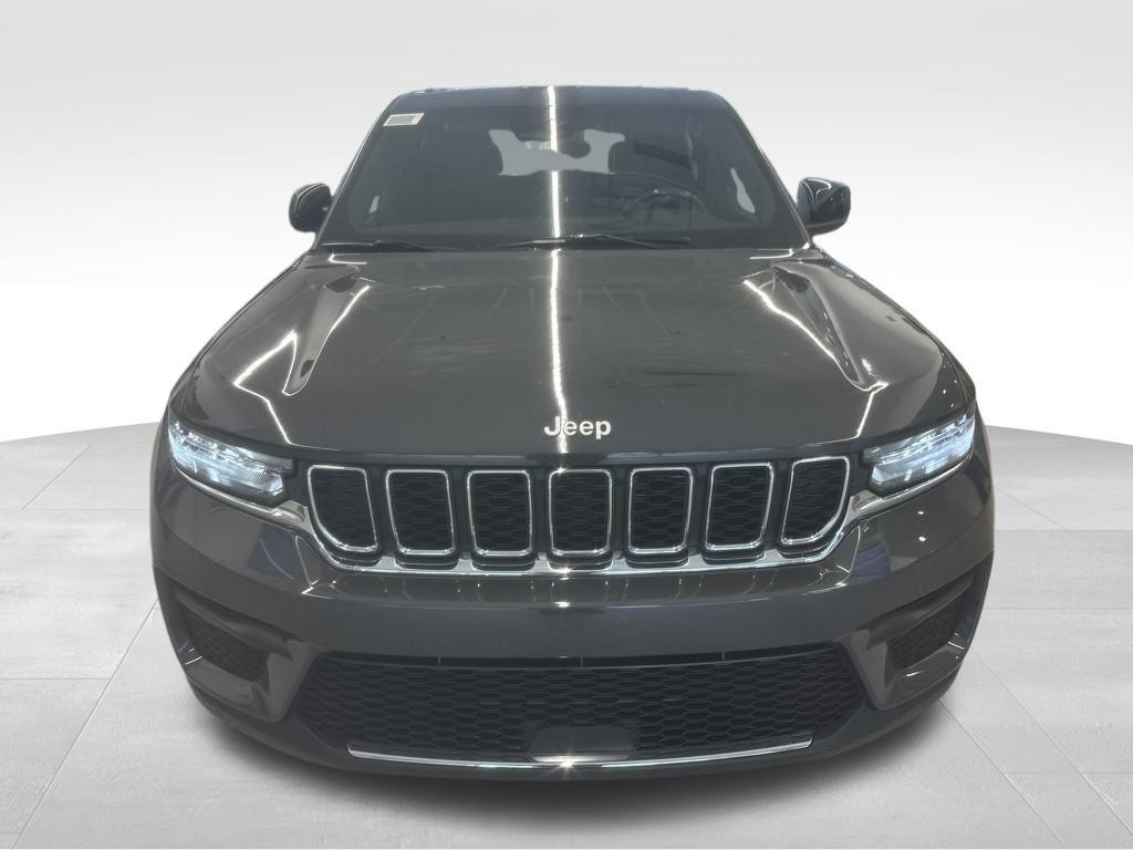 new 2025 Jeep Grand Cherokee car, priced at $44,170