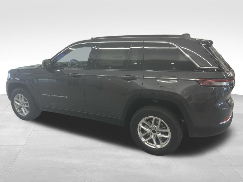 new 2025 Jeep Grand Cherokee car, priced at $44,170