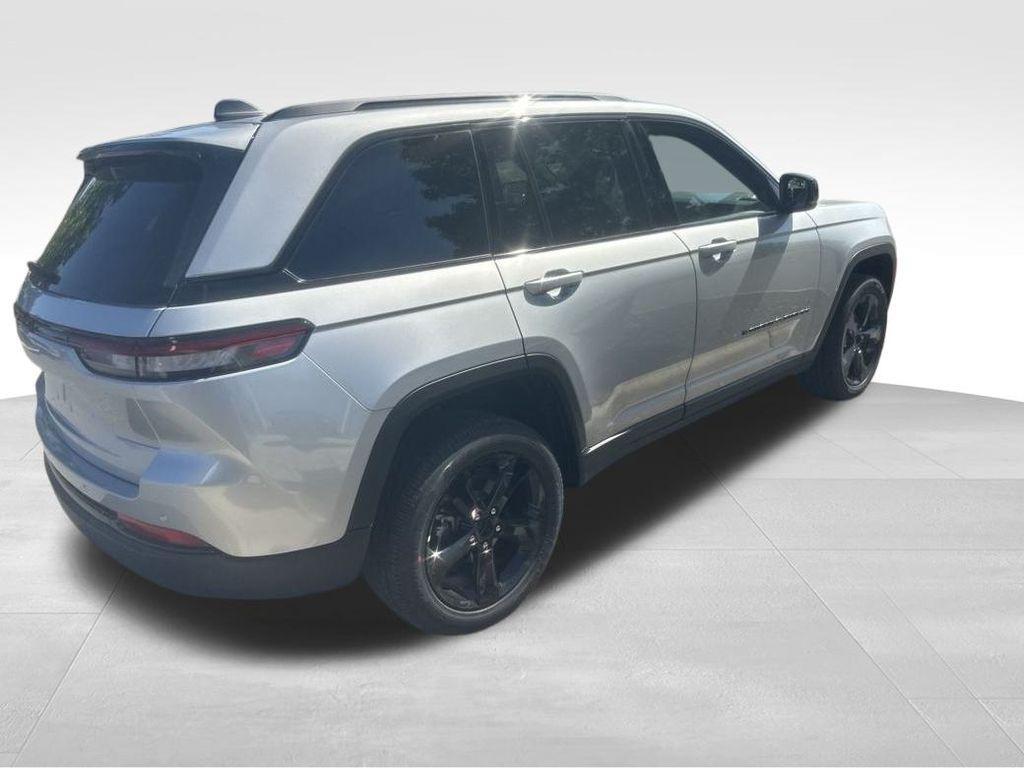new 2025 Jeep Grand Cherokee car, priced at $48,375