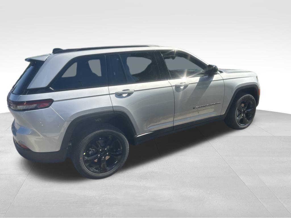 new 2025 Jeep Grand Cherokee car, priced at $48,375