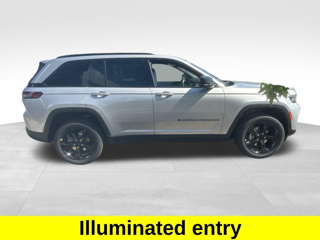 new 2025 Jeep Grand Cherokee car, priced at $48,375