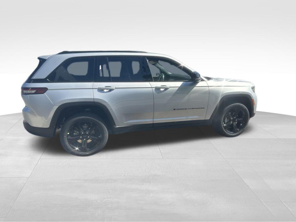 new 2025 Jeep Grand Cherokee car, priced at $48,375