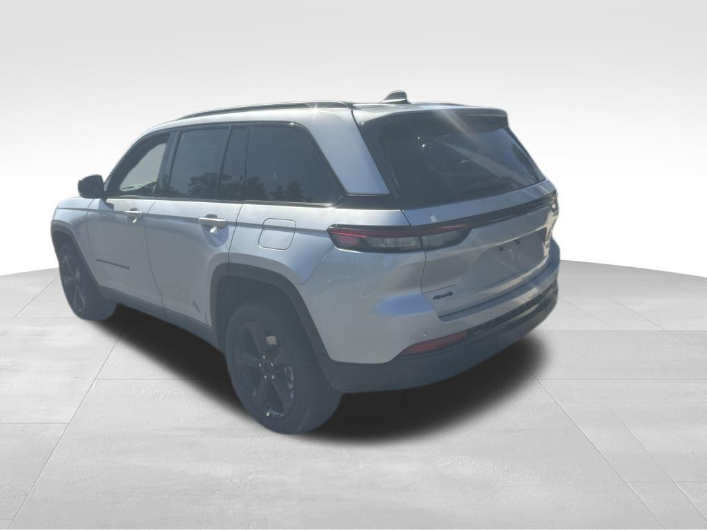 new 2025 Jeep Grand Cherokee car, priced at $48,375