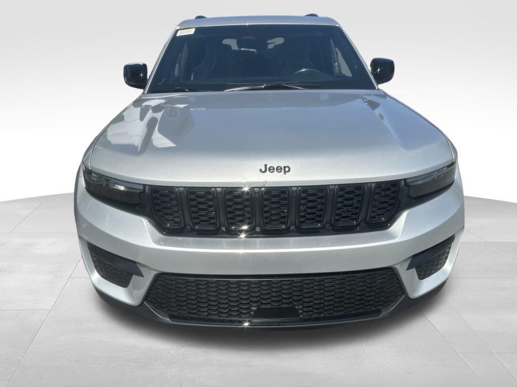 new 2025 Jeep Grand Cherokee car, priced at $48,375