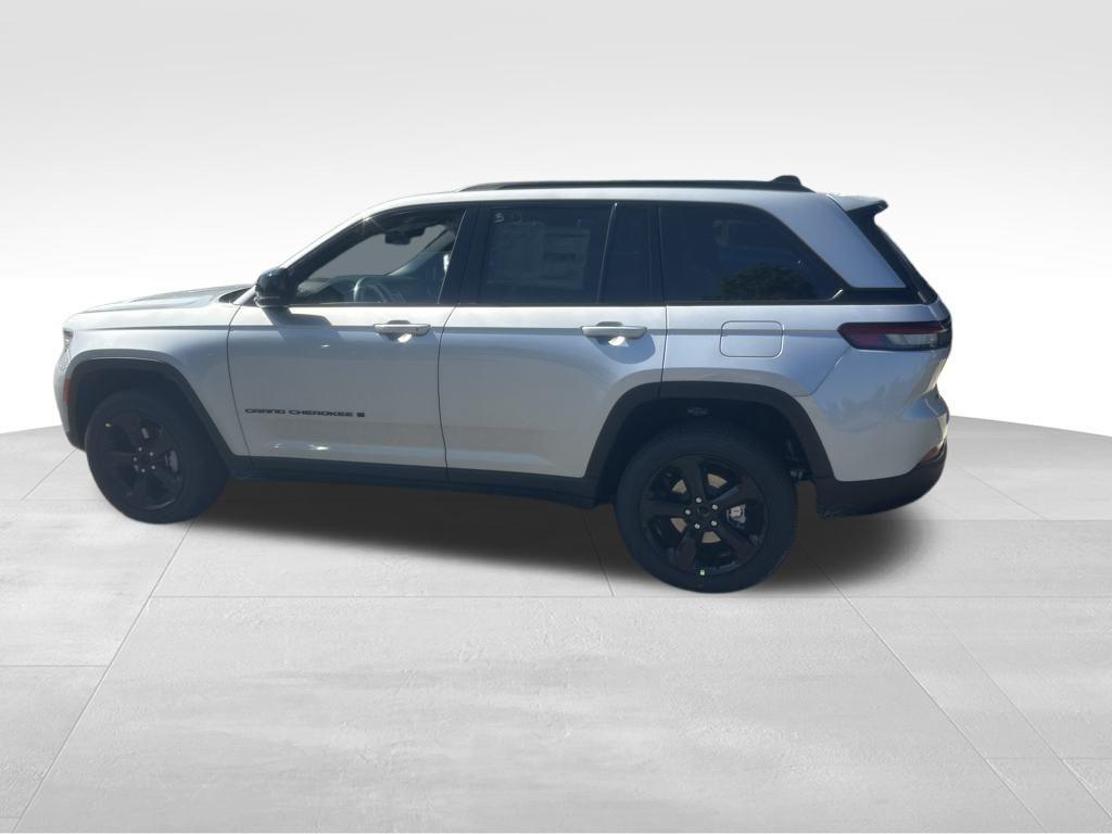 new 2025 Jeep Grand Cherokee car, priced at $48,375