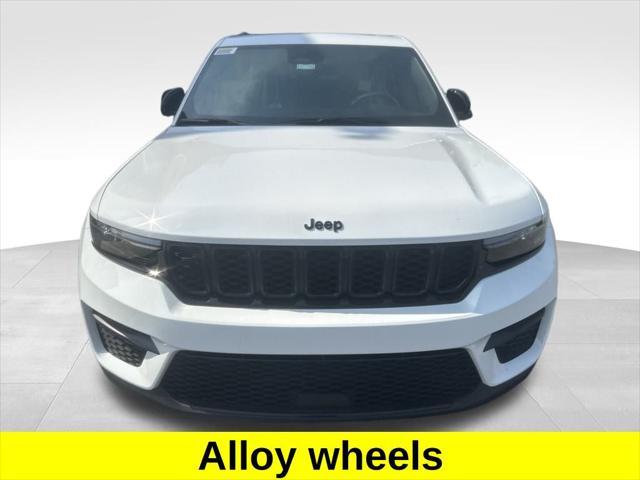 new 2025 Jeep Grand Cherokee car, priced at $47,780