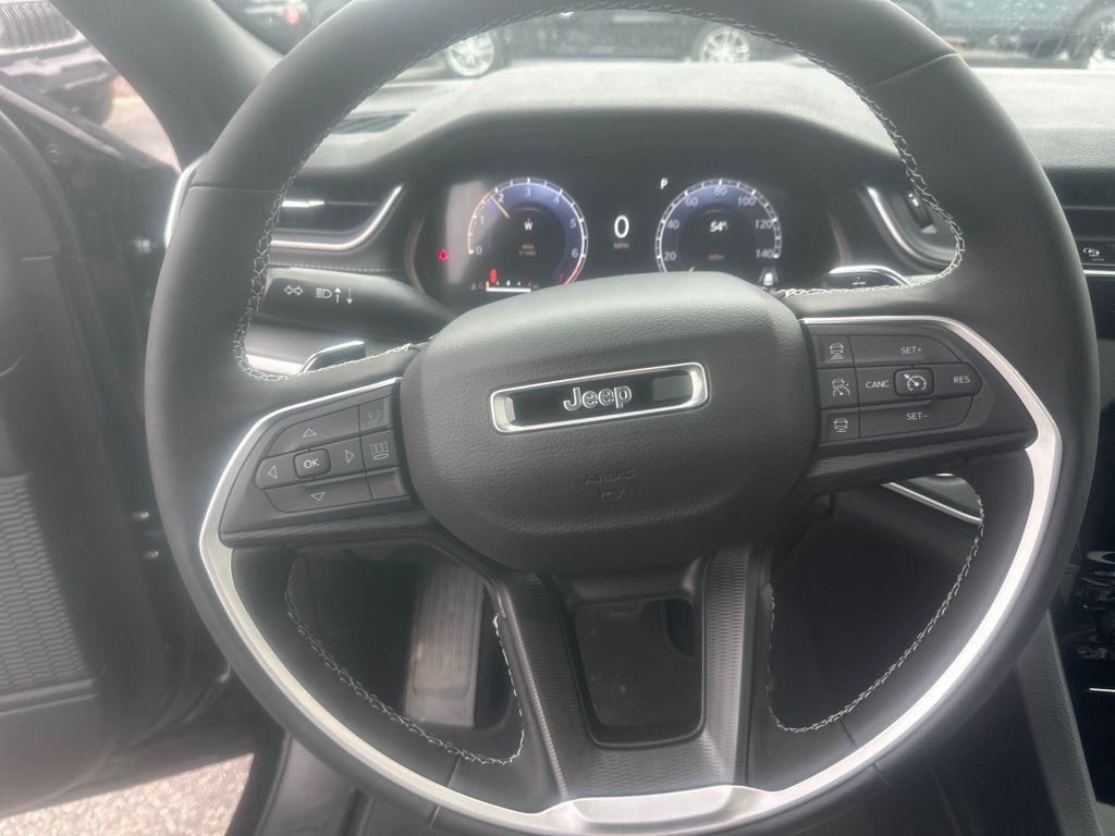 new 2025 Jeep Grand Cherokee car, priced at $48,375