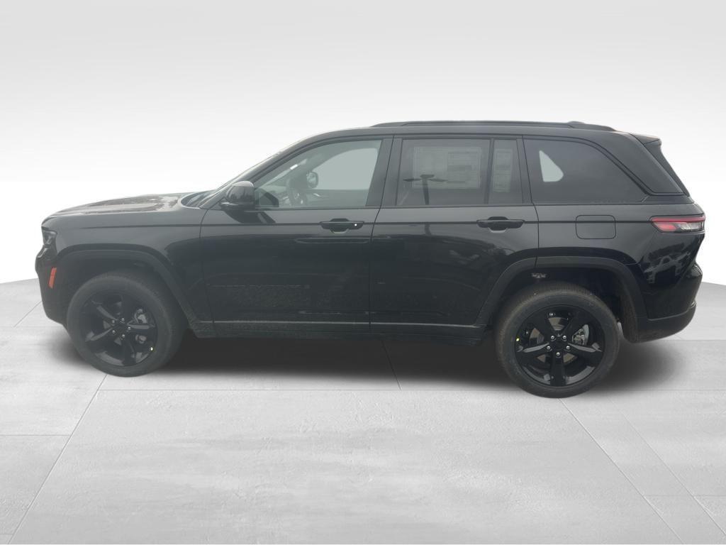 new 2025 Jeep Grand Cherokee car, priced at $48,375