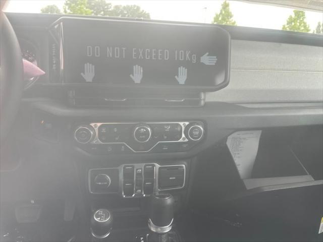 new 2025 Jeep Gladiator car, priced at $50,940