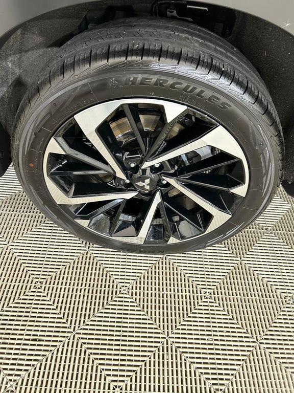 used 2024 Mitsubishi Outlander car, priced at $22,774