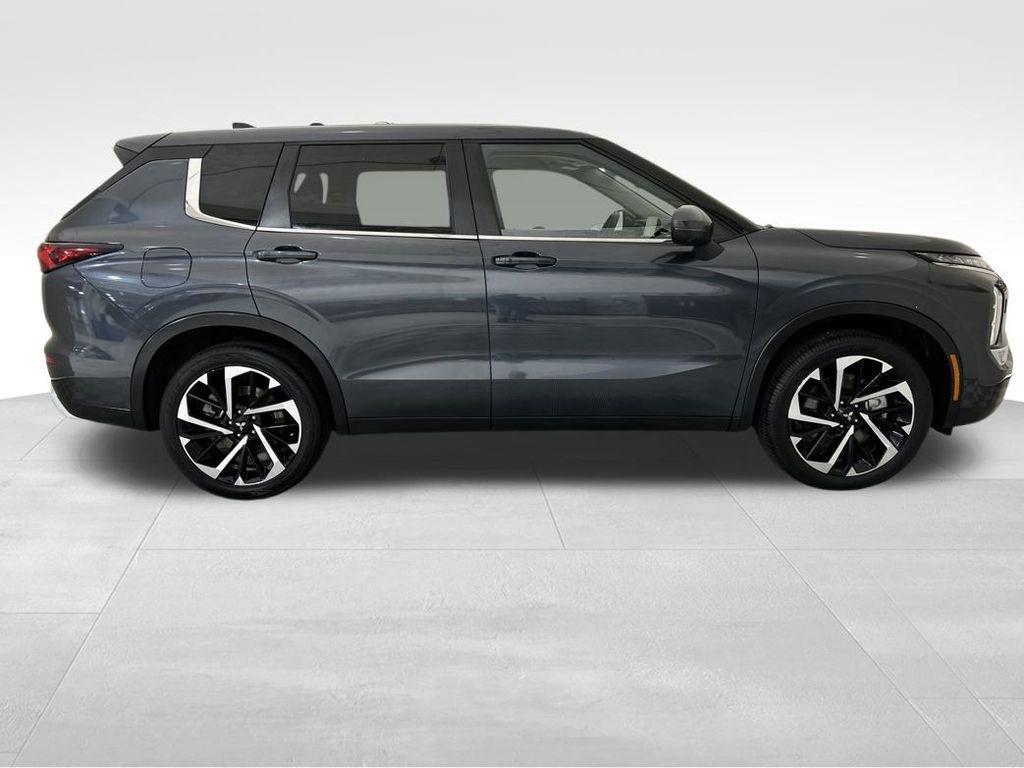 used 2024 Mitsubishi Outlander car, priced at $22,774